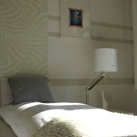Artrooms Готель 3*